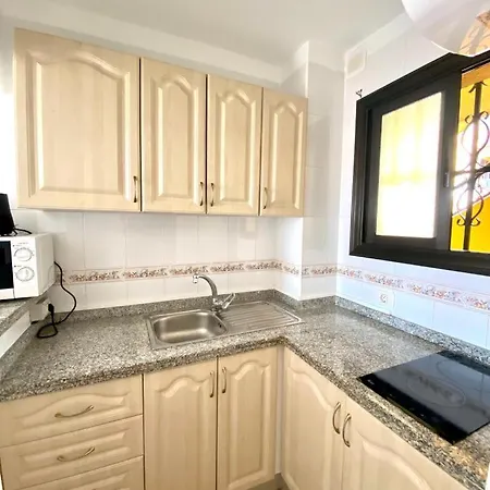 Few Meters To Vistas Beach. Free Wifi. Apartment *